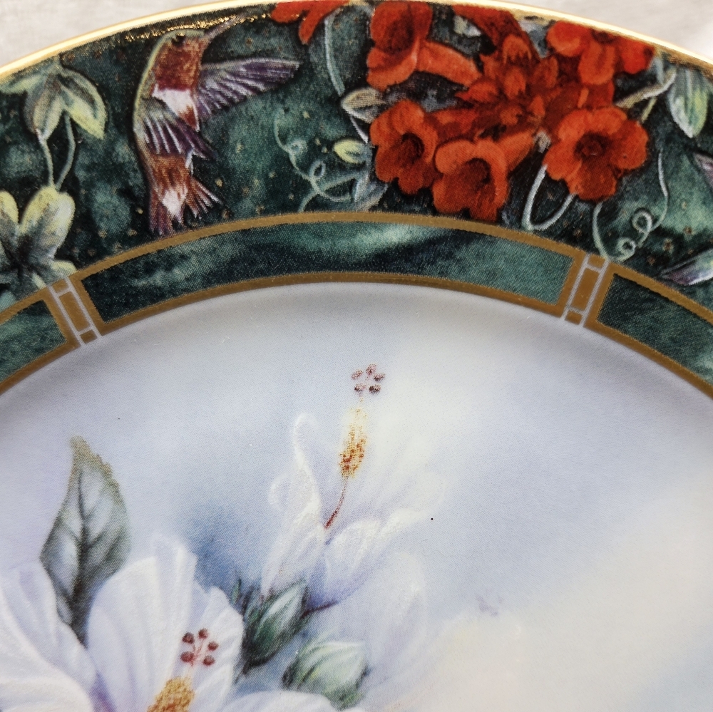 Ruby-Throated Hummingbird Ceramic Plate - Picture 8 of 10
